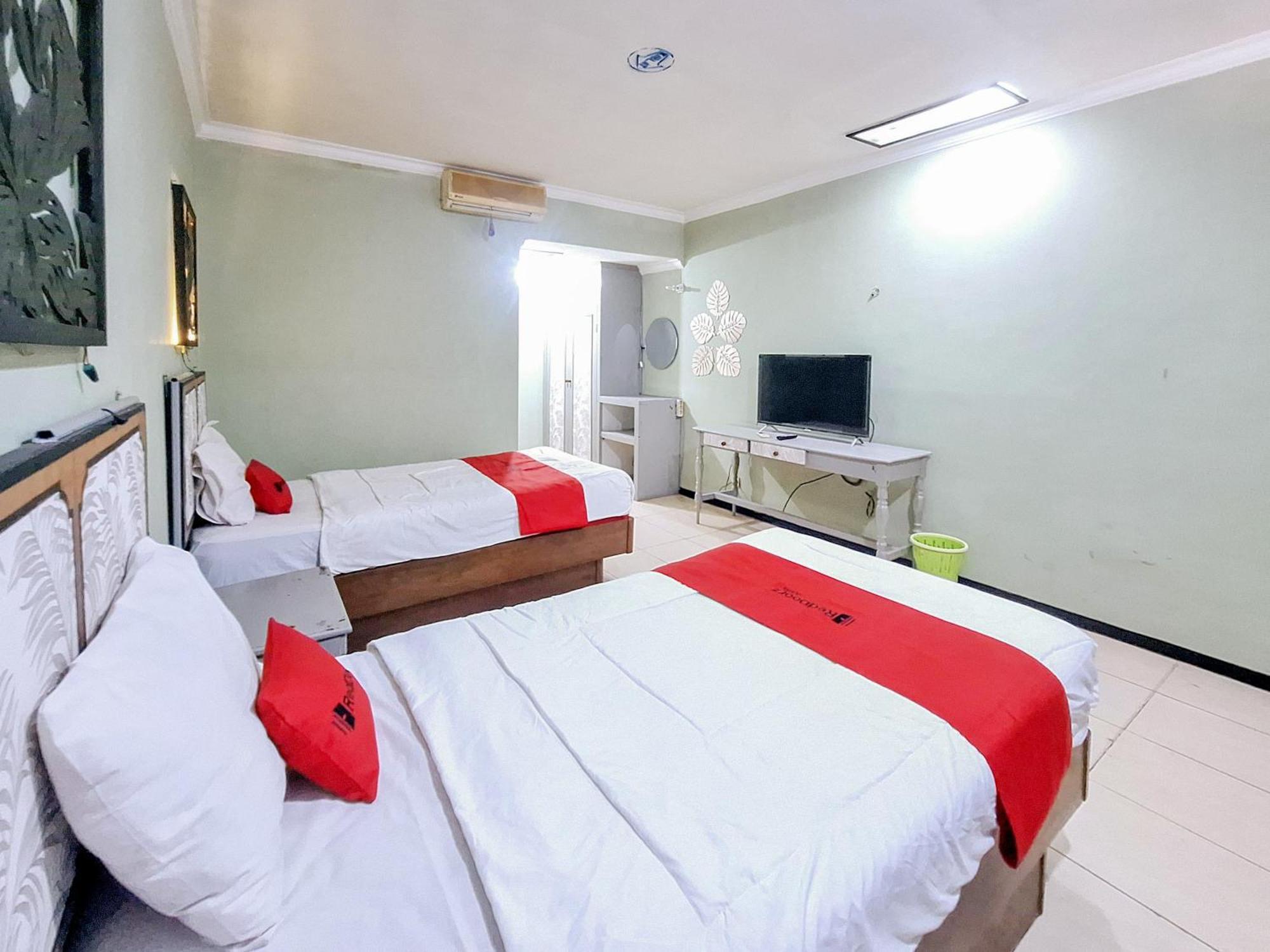 Reddoorz Near Stadion Semeru Lumajang Jawa Timur Kültér fotó