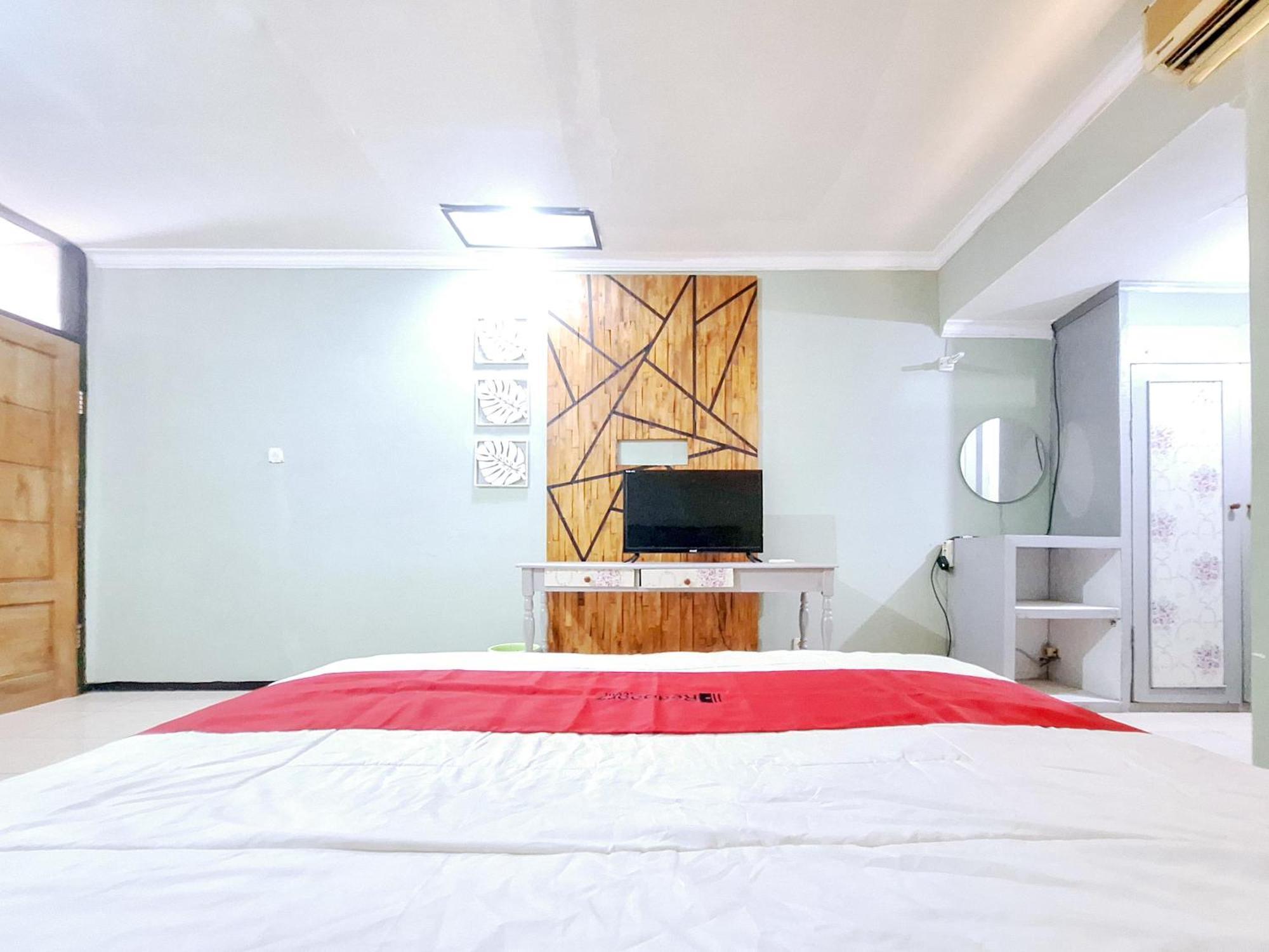 Reddoorz Near Stadion Semeru Lumajang Jawa Timur Kültér fotó