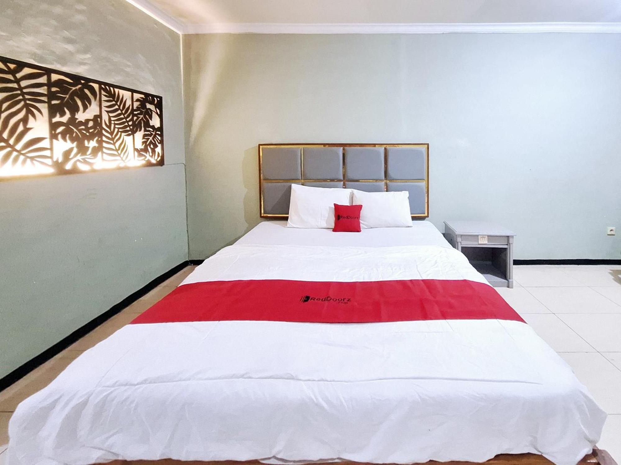 Reddoorz Near Stadion Semeru Lumajang Jawa Timur Kültér fotó