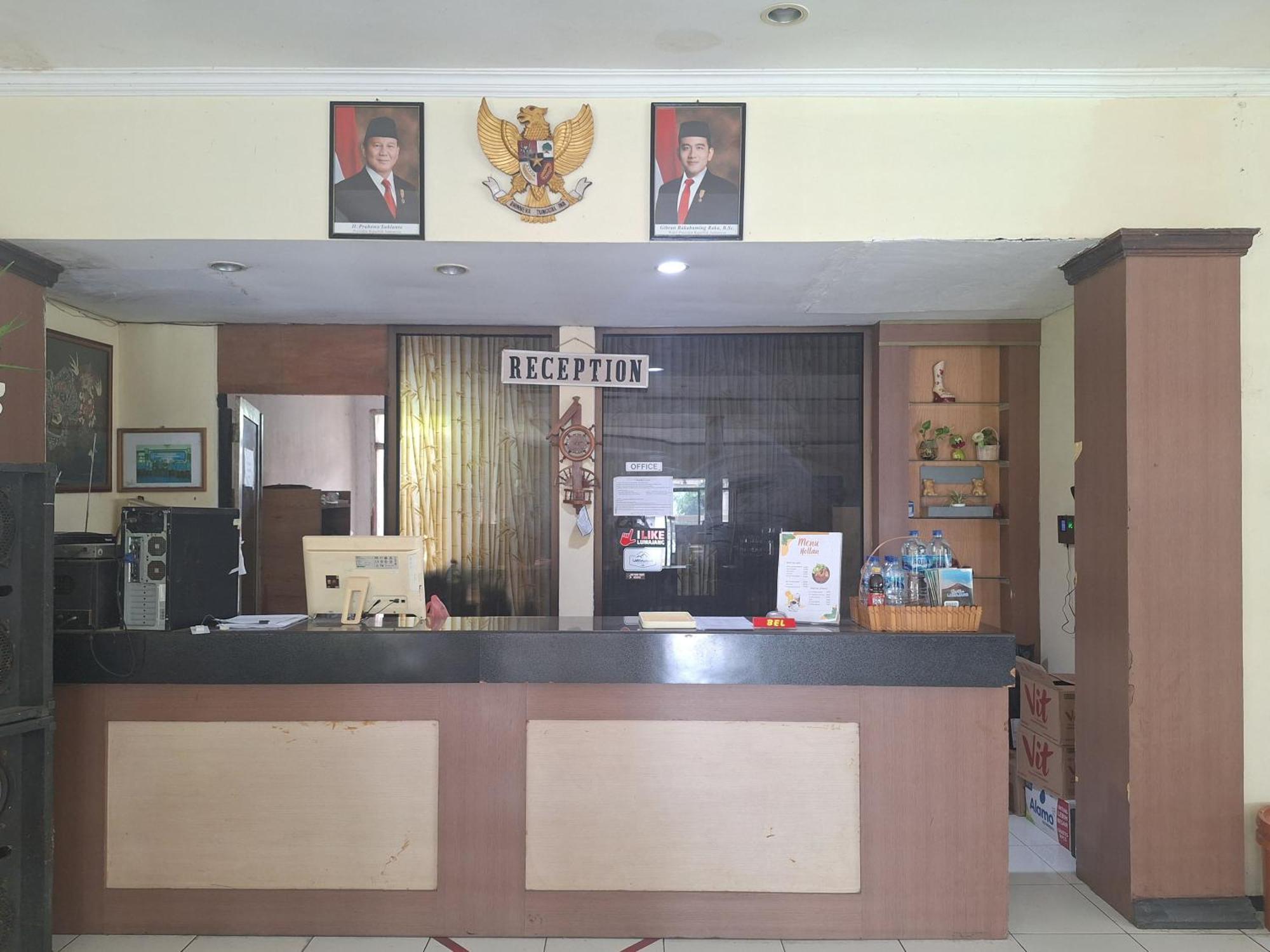 Reddoorz Near Stadion Semeru Lumajang Jawa Timur Kültér fotó